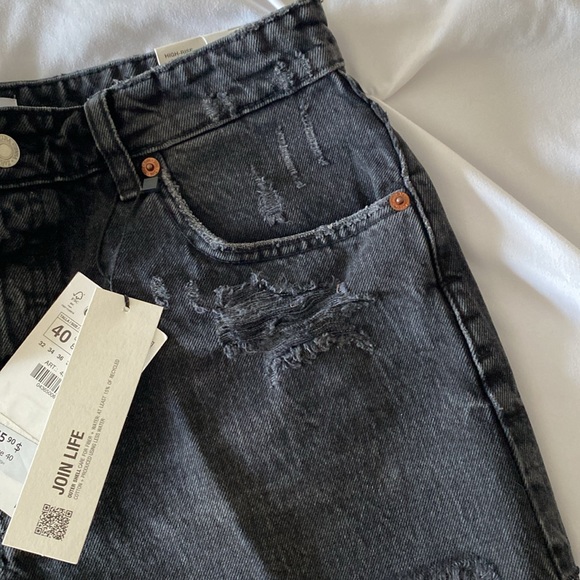 Zara Black Denim Shorts - Picture 7 of 8